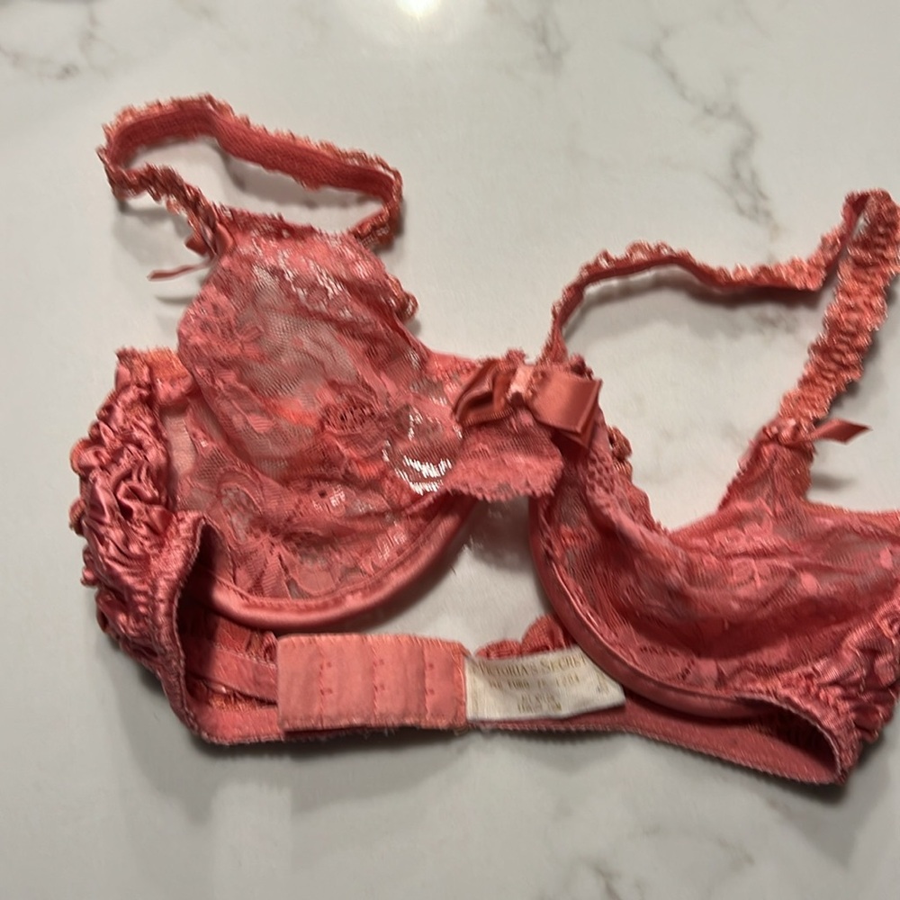 Bundle Victoria's Secret Sophisticated & Sexy Bras; Jockey Sport | 32A, 32B, 34A - Picture 10 of 11